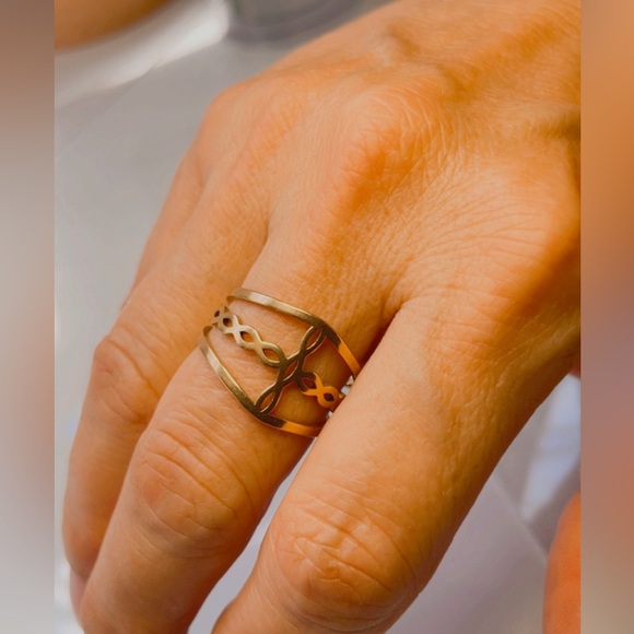 NWT WOMEN'S GOLD STAINLESS STEEL BRAIDED CROSS RING SIZE 10 - Picture 1 of 16